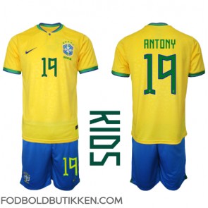 Brasilien Antony #19 Hjemmebanetrøje Børn VM 2022 Kortærmet (+ Korte bukser)